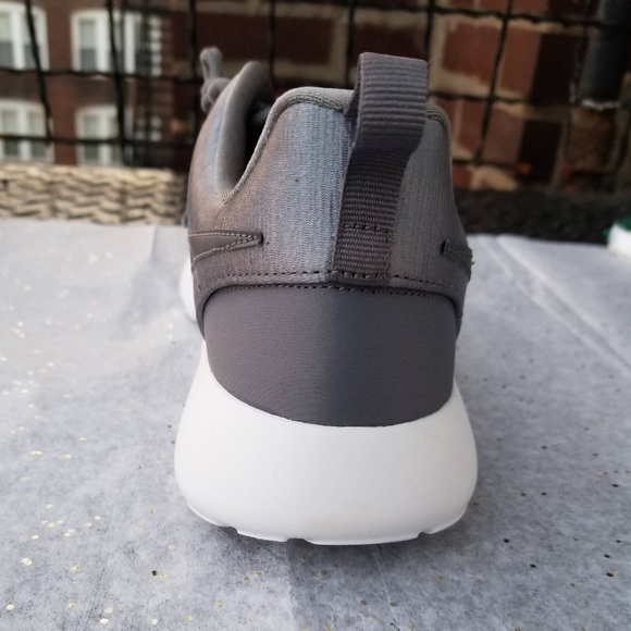 🚨FLASH SALE🚨 Nike Roshe One Premium - Picture 6 of 6